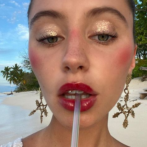 Emily Mariko Wedding, Lip Aesthetic, Theater Makeup, Venus Goddess, Iris Law, Mekap Mata, Visual Gallery, Smink Inspiration, Mental State