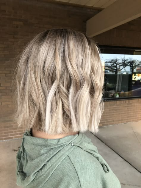 Balayage, Lob, Blonde, Long Bob, Highlights @katepaints._ Blonde Highlights Long Bob, Long Bob Highlights, Lob 2024, Lived In Blonde Bob, Blonde Lob Hair, Blonde Long Bob, Bob Highlights, Blonde Highlights Bob, Pretty Hair Cuts