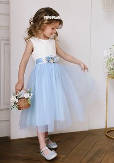 Dusty Blue Flower Girl Dress, Baby Blue Wedding Theme, Baby Blue Wedding Dresses, Dusty Blue Flower Girl, Baby Blue Bridesmaid Dresses, Blue Flower Girl Dress, Flower Girl Dress Tulle, Baby Blue Weddings, Blue Flower Girl