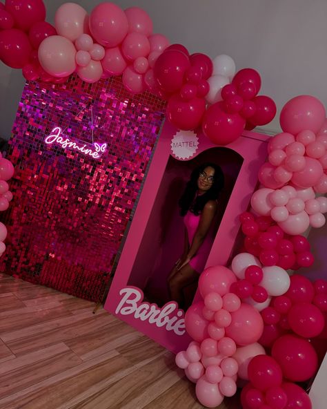 ✨ Come on Barbie, let’s go party! 💖🎉 We had an absolute blast pulling off this dreamy Barbie setup for a special 21st birthday! With only two weeks’ notice, we pulled a Hail Mary to have this custom Barbie box made just for our beautiful birthday Barbie, who is not only turning 21 but is also an amazing straight-A student! 🏆👑 At AZ Bachelorette Party, we take pride in going above and beyond to make your celebrations unforgettable! 🎀 From custom designs to last-minute miracles, we’re here to ... Legally Blonde 21st Birthday, Barbie Theme Baby Shower Ideas, Barbie Party Decor, Barbie Themed Birthday Party For Adults, Commercial Space Design, 41st Birthday, Barbie Box, Custom Barbie, Barbie Theme