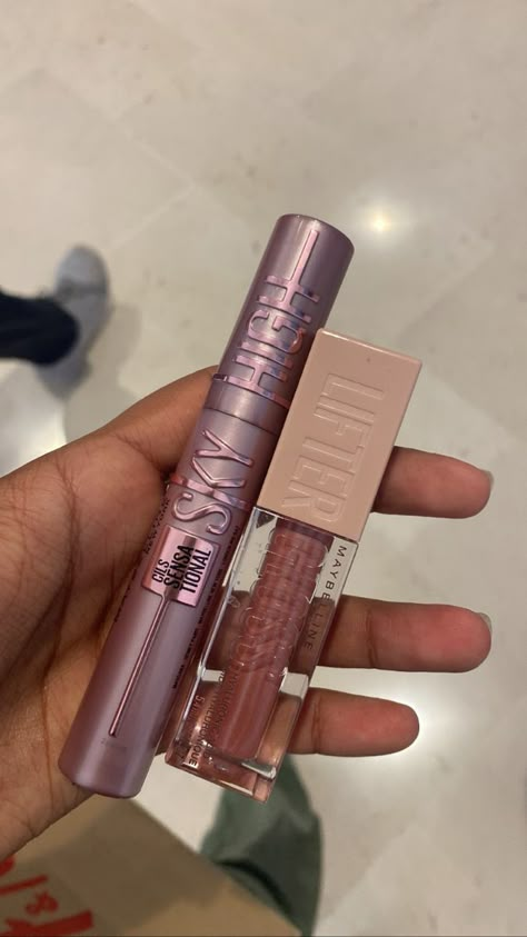 Lash Sensational Sky High Mascara, Sky High Mascara, Lash Sensational, Maybelline Lash Sensational, Makeup Bag Essentials, Makeup Help, Fancy Makeup, Lip Glosses, Makeup Obsession