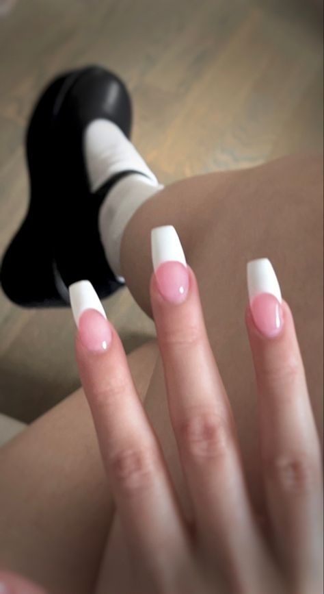 Basic Baddie Nails French Tip, French Tip Pink Base, Chunky French Tip Nails, Y2k French Tip, Euphoria Nails, Acrylic Nails Nude, Natural Acrylic Nails, French Manicure Nails, French Tip Acrylic Nails