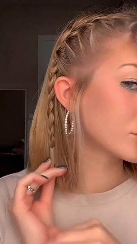 2 Braids On Short Hair, Braided For Short Hair, Cute Hairstyles For Short Hair Easy Braids, Outdoorsy Hairstyles Short Hair, Easy Braids On Short Hair, Easy Braids Short Hair Tutorials, Hairstyle For Short Hair Braid, Easy Straight Short Hairstyles, French Braids Short Hair Tutorial