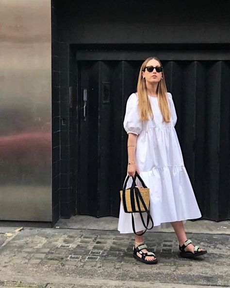 BIG A$$ CLOTHES (an oversize inspo album) - Imgur White Tiered Dress, Balloon Sleeve Dress, Dress Zara, Breezy Dress, Looks Street Style, Mode Inspo, Mode Inspiration, Tiered Dress, Outfits Casuales