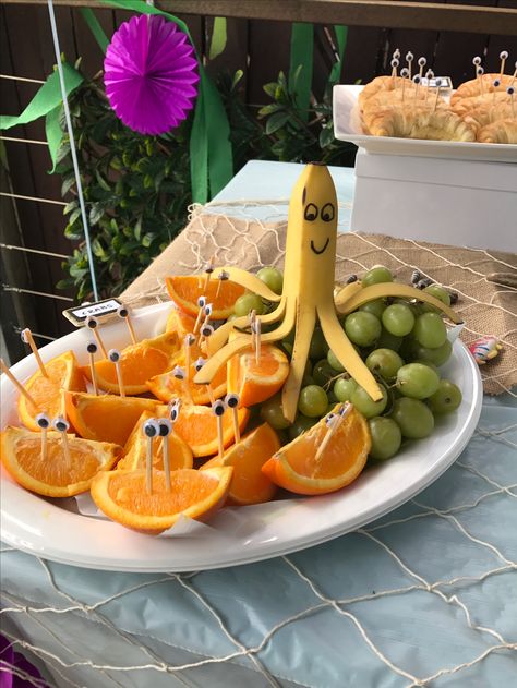 Octopus Birthday Party Food Ideas, Octopus Shaped Food, Crab Shaped Food, Octopus Party Decorations, Squid Birthday Party, Crab Themed Party, Kraken Birthday Party, Ocean Party Food, Octopus Birthday Party