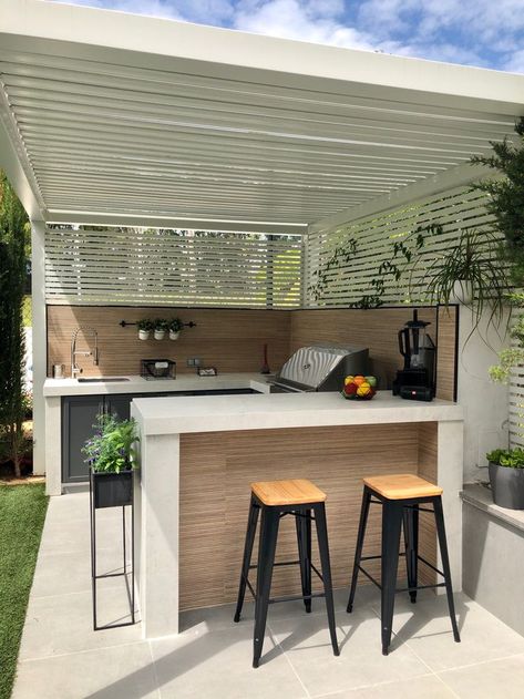 Outdoor Bar Ideas Backyards, Barbacoa Jardin, Small Outdoor Kitchens, Outdoor Kitchen Cabinets, Outdoor Kitchen Decor, Outdoor Kitchen Bars, Outdoor Bbq Kitchen, Outdoor Kitchen Island, Outdoor Kitchen Design Layout