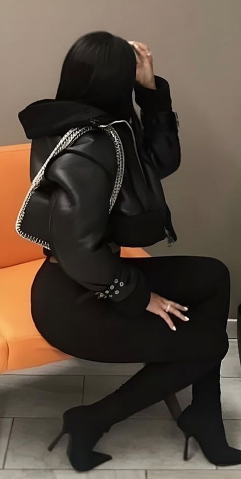 DericaNicole's Amazon Page Mode Poses, Look Kylie Jenner, Cold Outfits, All Black Outfit, Baddie Outfits Casual, Edgy Outfits, Fall Fashion Outfits, Lookbook Outfits, Winter Fashion Outfits