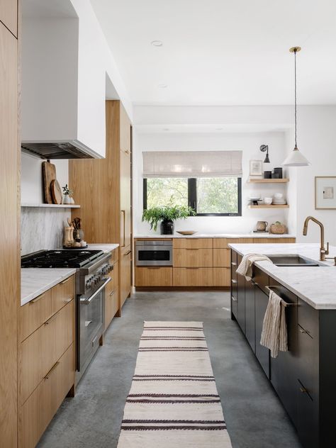 Finley — Jenna Barton Interior Design Earthy Living Room, Kabinet Dapur, Casa Vintage, Mid Century Modern Kitchen, Austin Homes, Scandinavian Kitchen, Contemporary House Design, Kitchen Inspiration Design, Counter Tops