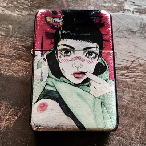 Exclusive Lighter - Girl - EDC Pretty Lighters, Custom Zippo, Lighter Art, Custom Lighters, Bob Marley Art, Light Girls, Cool Lighters, Cute Bear Drawings, Zippo Lighter