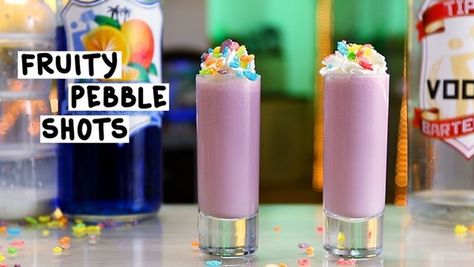 Fruity Pebble Shots - Tipsy Bartender Fruity Pebbles Drink, Pink Shooters, Cereal Shots, Fruity Pepples, Vodka Mixers, Shots Alcohol Recipes, Bar Tending, Vodka Blue, Fruity Pebble