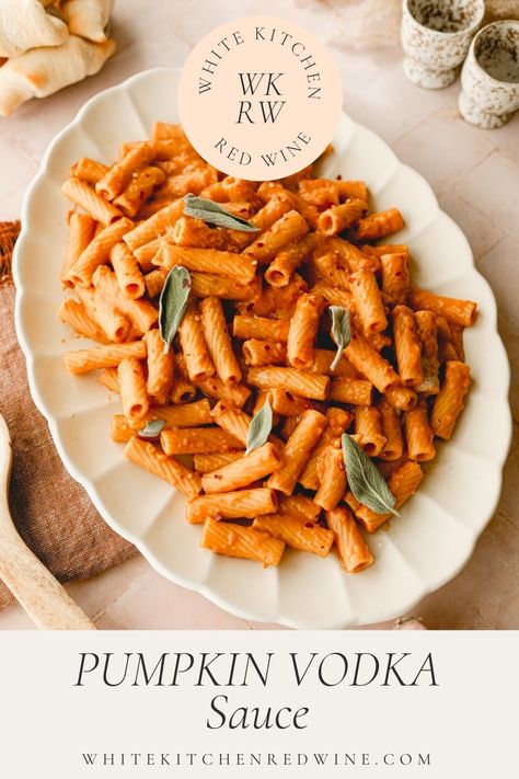 Pumpkin Vodka Sauce with Penne Pasta Alla Vodka Sauce, Vodka Penne Pasta, Easy Pumpkin Pasta, Pumpkin Pasta Sauce Recipe, Pumpkin Pasta Recipe, Pumpkin Pasta Sauce, Vodka Sauce Pasta, Autumn Recipes Vegetarian, Pasta Sauce Recipe