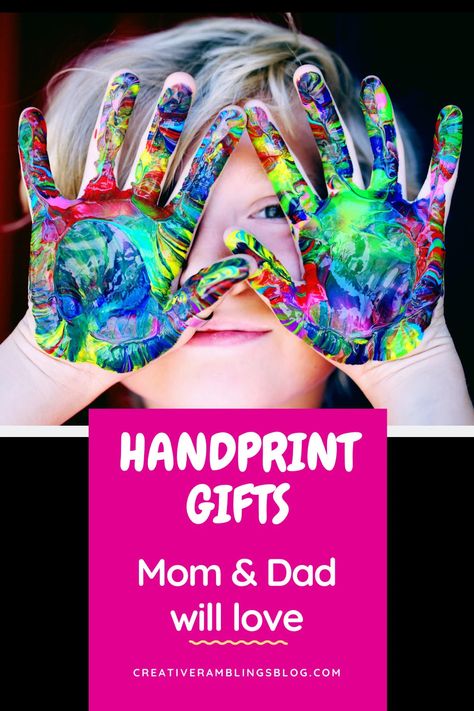 Creative gifts made with handprint. Perfect for little kids to make and give to Mom, Dad and Grandparents. #giftidea #kidscraft #handprint #mothersday #fathersday Handprint Gifts For Parents, Hand Print Gift Ideas, Infant Birthday Crafts For Mom, Handprint Gifts For Mom, Diy Birthday Gifts For Mom From Kids, Anniversary Crafts For Kids Parents, Diy Handprint Gifts, Toddler Gifts For Parents, Handprint Gifts For Grandparents