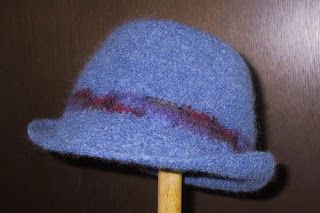 Suzies Stuff: FELTED ROLL BRIM HAT (C) Felted Hats Pattern, Wool Hat Pattern, Felted Hats, Felted Crochet, Chemo Hats, Felted Hat, Hat Patterns Free, Felt Hats, Crochet Hats Free Pattern