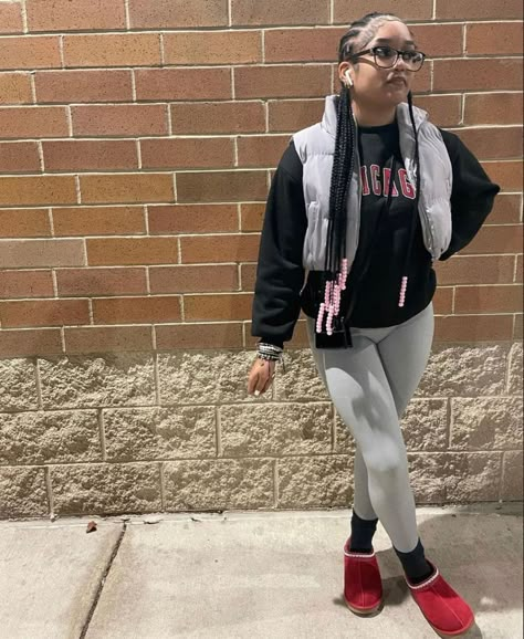 Red Uggs Outfit, Material Gworl, Outfit Inspo Casual, Cute Lazy Outfits, Chill Outfits, Aesthetic Pics, Streetwear Fashion Women, Cute Swag Outfits