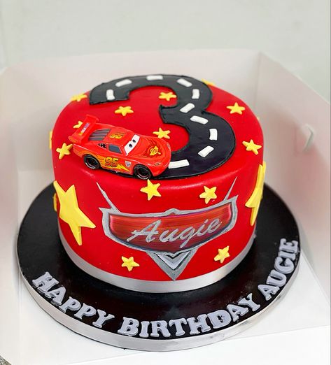 Lightning Mcqueen 3rd Birthday Cake, Lightning Mcqueen Cake Easy, Small Lightning Mcqueen Cake, Cake Lightning Mcqueen, Mc Queen Birthday Party, Lighting Mcqueen Cake Ideas, Lightning Mcqueen Cake Ideas, Cake Mcqueen, Disney Pixar Cars Cake