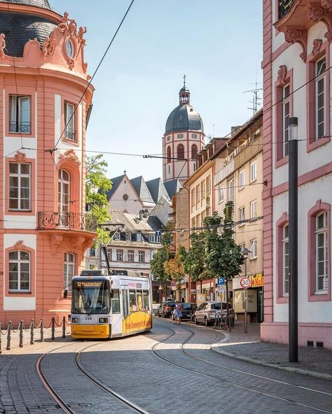 Mainz, Germany Urban Reference, Mainz Germany, Filippo Brunelleschi, Landscaping Retaining Walls, Visit Germany, Beautiful Cities, Jack Kerouac, Sunday Evening, Beautiful Streets