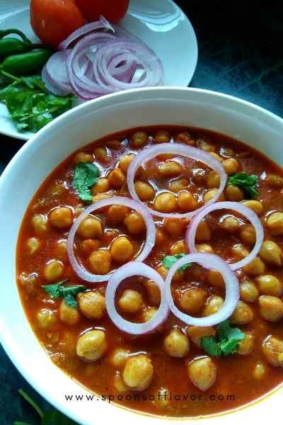 Homestyle Kabuli Chana Curry | Easy Chhole Recipe | Chana Masala - Spoons Of Flavor Masala Chaas Recipe, Chana Masala Recipe Authentic, Chhole Recipe, Aloo Methi Recipe, Chenna Masala Recipe, Channa Recipe, Easy Chana Masala Recipe, Thandai Recipes, Channa Masala For Chapathi