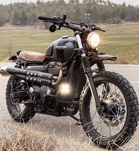 240z Datsun, Triumph Street Scrambler, Ducati 900ss, Street Scrambler, Triumph Bikes, Мотоциклы Cafe Racers, Moto Cafe, Dream Bike, Futuristic Motorcycle