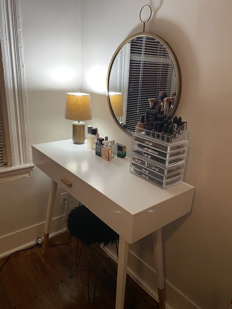 Simple Makeup Vanity Small Spaces, Make Up Desk Mirror, Circle Mirror Above Desk, Adult Makeup Vanity, Mirror Desk Bedroom, Mirror Over Desk, Mirror Above Desk, Vanity Desk Combo, Mini Vanity Small Spaces