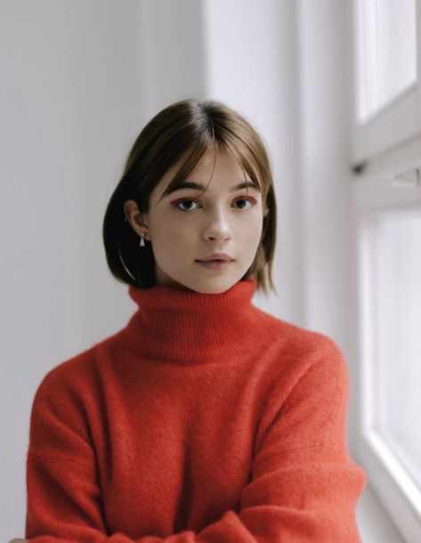 Turtle Neck Portrait, Turtleneck Sweaters, Haircut And Color, Girl Short Hair, Short Hair With Bangs, Haircuts With Bangs, Dream Hair, Aesthetic Hair, Hairstyles Haircuts