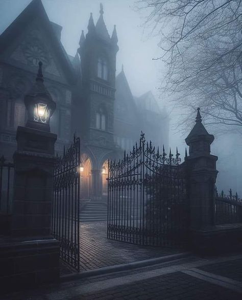 Manor Aesthetic, Dark Mansion, Gothic Manor, Goth Houses, Mansion Aesthetic, Victorian Manor, Vampire Aesthetic, Spooky House, Victorian Mansions