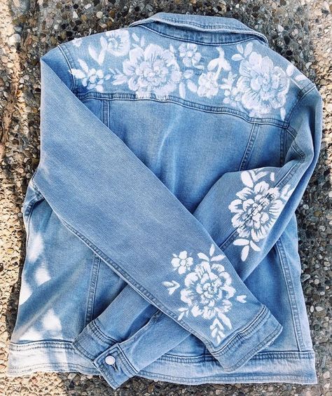 Denim Jacket Diy Paint, Jean Jacket Diy, Diy Denim Jacket, Painted Clothes Diy, Hand Painted Denim Jacket, Denim Art, Painted Denim Jacket, Painted Jacket, Diy Jacket