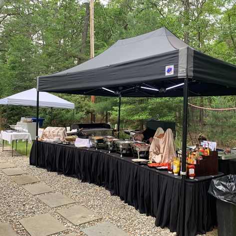 Bbq Food Set Up Party Ideas, Catering Tent Ideas, Bbq Backdrop Ideas, Graduation Kickback, Bbq Catering Display, Bbq Buffet Table Ideas, Bbq Set Up Ideas, Fancy Bbq Party, Tailgate Brunch