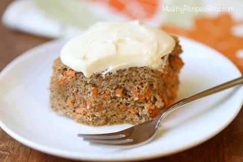 Keto Carrot Cake with Cream Cheese Frosting | Healthy Recipes Blog Healthy Cream Cheese Frosting, Keto Carrot Cake, Keto Birthday Cake, Greek Yogurt Cake, Mascarpone Creme, Eating Carrots, Postre Keto, Low Carb Sweeteners, Easy Cream