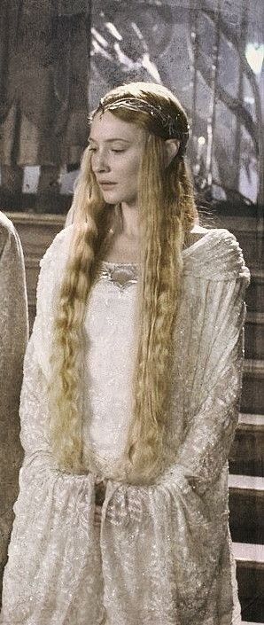 Galadriel : Cate Blanchett : The Lord of the Rings : Peter Jackson : Warner Brothers : 2001-3 : Costume design Ngila Dickson & Daniel Falconer, Weta Workshop Lord Of The Rings Costumes, Galadriel Costume, Galadriel Cosplay, Galadriel Dress, Lord Elrond, Lady Galadriel, 3 People Costumes, King Thranduil, Lotr Elves