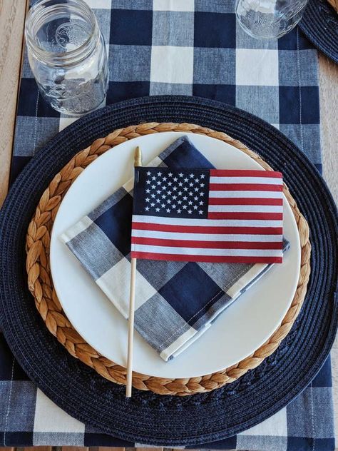 Summer Table Decor, Memorial Day Decorations, Decor Images, 4th July Crafts, Events Decor, Fourth Of July Food, Summer Table, Fourth Of July Decor, American Flags