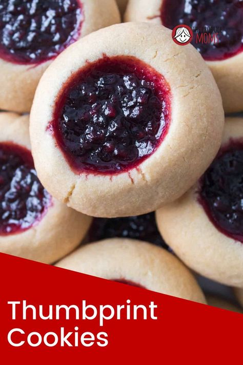 These thumbprint cookies are a classic cookie recipe that’s a must have during the holidays. It is a simple sugar cookie recipe that is filled with a homemade blackberry jam in the center. Blackberry Cookie, Simple Sugar Cookie Recipe, Blackberry Jam Recipe, Blackberry Cookies, Homemade Blackberry Jam, Blackberry Jam Recipes, Sugar Cookie Recipe Easy, Classic Cookies Recipes, Simple Sugar