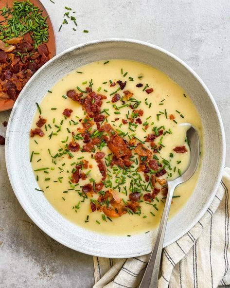 Potato Soup With Bacon, Potato And Leek Soup, Leek And Potato Soup, Soup With Bacon, Leek And Potato, Potato Bacon Soup, Creamed Leeks, Potato Leek, Bacon Soup