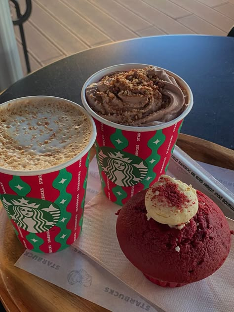 Winter Aesthetic Pictures, Christmas Core, Christmas Starbucks, Christmas Dreaming, Starbucks Christmas, Cosy Christmas, Christmas Feeling, Christmas Inspo, Winter Vibes