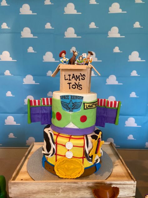 Toy Story Birthday Cake, Toy Story Cakes, Toy Story Birthday Party, Toy Story Party, Toy Story Birthday, 3rd Birthday Parties, Toy Store, Tiered Cakes, Cupcakes Decoration