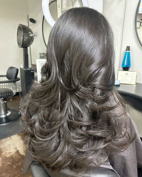 #layers #shortlayeredhair #layered #layershaircut #blowout #blowdry #homepage Layers And Blowout, Layered Hair Blowout, Curly Blowout, Blowout Hairstyles, Blow Dry, Layered Hair, Hair Cuts, Hair, Quick Saves