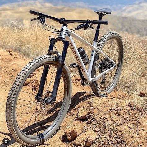 Specialized Mountain Bikes, Black Mountain Bike, Xc Mountain Bike, All Mountain Bike, Hardtail Mtb, Mountain Biking Photography, Mountain Bike Action, Cross Country Bike, Hardtail Mountain Bike