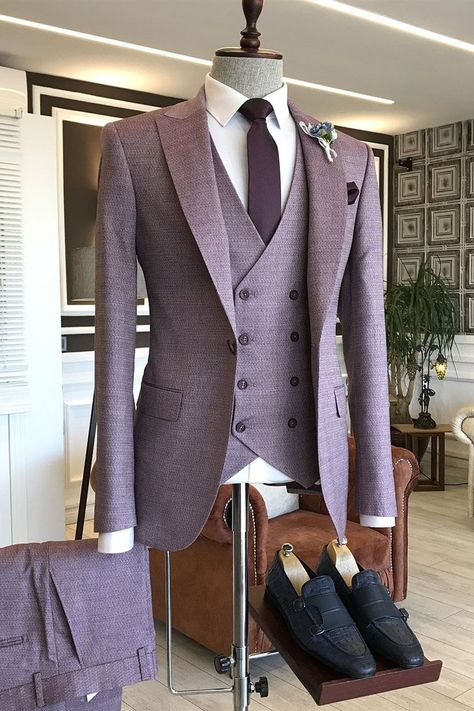 Purple Groomsmen, Suit For Prom, Lapel Wedding, Prom Men, Groomsmen Outfits, Classy Suits, Purple Suits, Dress Suits For Men, Prom Suits