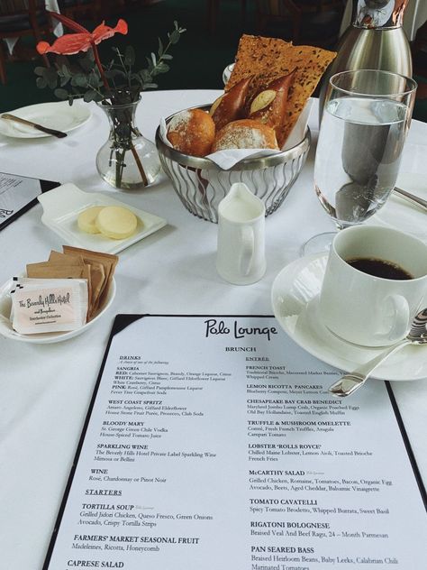 Euro Breakfast, Polo Lounge Beverly Hills, Beverly Hills Aesthetic, Eve Babitz, Polo Lounge, Lounge Aesthetic, Malibu Los Angeles, Mushroom Omelette, Angeles Aesthetic