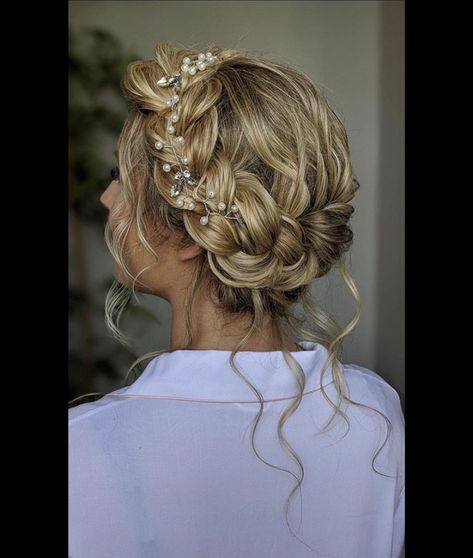 Crown braid, princess hair, wedding, formal ✨ Wedding Braid Crown, Hair Crown Wedding, Wedding Plaits Hairstyles, Wedding Hairstyles Crown Braid, Braided Crown Hairstyles Wedding, Wedding Crown Braid, Crown Braid With Veil, Crown Braid Wedding Hair, Braided Crown Wedding Hair