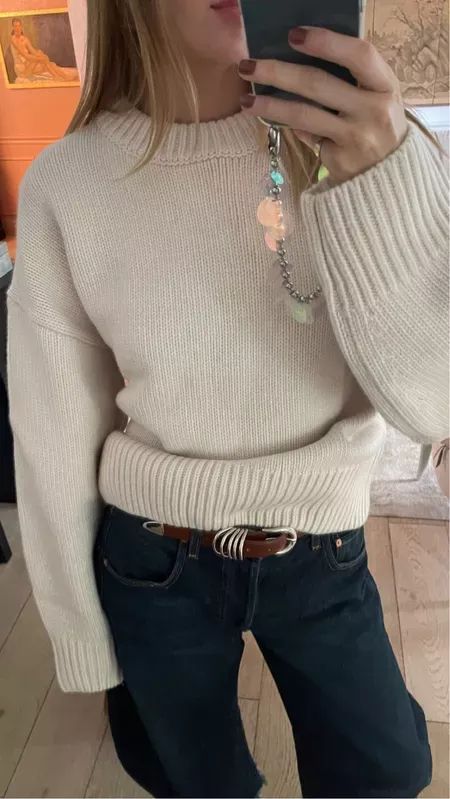 Praying for a restock of this creamy sweater but the relaxed jeans are here in every size and perfect for your fall outfits Chunky Sweater Outfit, Sweater And Jeans Outfit, Simple Winter Outfits, Chicago Outfit, Sweater Outfits Fall, Simple Sweaters, Jeans Brown, Super Dark, Relaxed Jeans