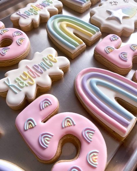 Rainbow Sugar Cookies, Birthday Biscuits, Royal Iced Cookies, Sugar Cookie Royal Icing, Unicorn Cookies, Rainbow Cookies, Sugar Cookie Designs, Rainbow Birthday Party, Baby Cookies