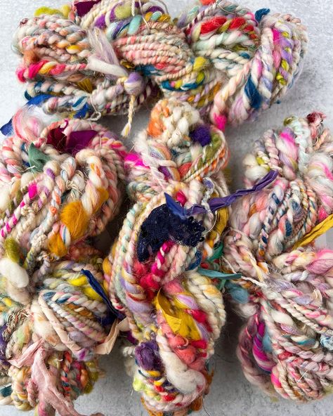 Hand Spun Art Yarn — Sumi and Me Yarn Projects Crochet, Handspun Yarn Projects, Art Yarn Weaving, Diy Spinner, Spinners Diy, Making Coasters, Handmade Sweaters, Art Yarn Spinning, Yarn Spinning