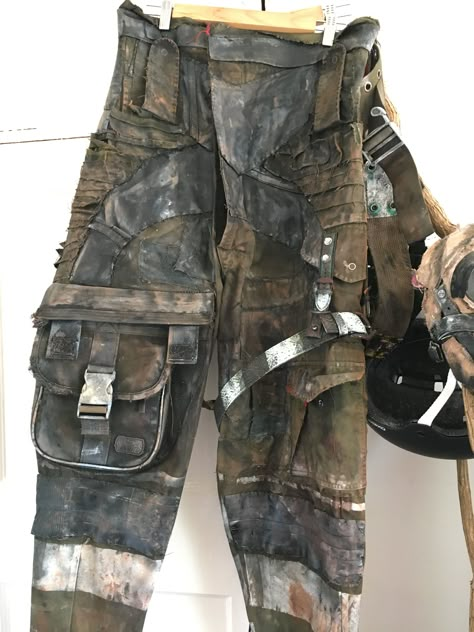 Apocalypse Survivor Male Aesthetic, Postapocalyptic Style Men, Apocalypse Outfit Men, Apocalypse Outfit Male, Apocalypse Photoshoot, Survive Zombie Apocalypse, Dystopia Art, Apocalypse Design, Post Apocalyptic Outfit