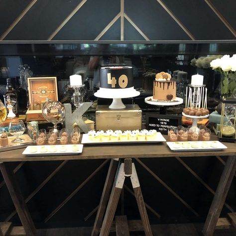 Birthday Table Set Up For Men At Home, Rustic Theme Birthday Party For Men, Cigars Birthday Party, 40th Birthday Ideas For Men Decorations, Men 40th Birthday Ideas Man Party, Men Birthday Party Ideas Decoration, Whisky Party, 40th Birthday Celebration Ideas, Whiskey Tasting Party