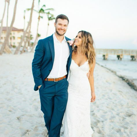 Wedding Suits Groom Beach, Casual Beach Wedding Attire For Men, Key West Wedding Dress, Casual Bride And Groom Attire, Tropical Wedding Groom, Tropical Wedding Groomsmen, Grooms Beach Wedding Attire, Beach Wedding Groom Attire Blue, Beach Groom Attire