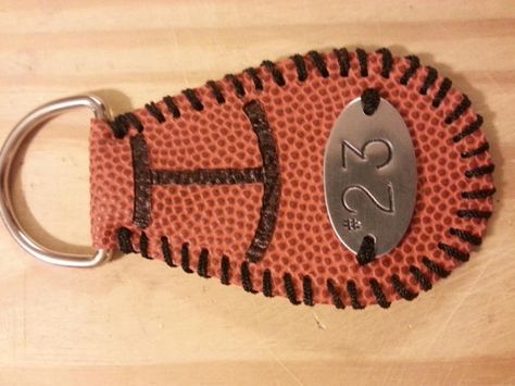 Slam Dunk!    Perfect for the baketball fan in your life! Personalize with your favorite name, number or team!    Great gift Basketball Crafts, Basketball Banquet, Basketball Keychain, Basketball Jewelry, Basketball Senior Night, Senior Night Ideas, Senior Gift Ideas, Mvp Basketball, Basketball Training Equipment