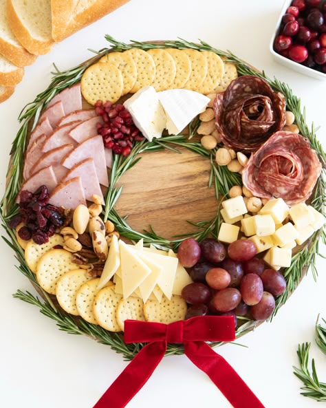 #ad 🎄CHRISTMAS WREATH CHARCUTERIE BOARD 🎄 I’m a huge fan of charcuterie boards, and turning one into a festive wreath is just the perfect touch for the holidays! This year, I picked up all my charcuterie favorites for the holidays from the 11/30 Extra Savings flyer at Publix!! They have so many great deals in the Holiday Favorites section!! Here are some of my favorites: $4 OFF WITH MFR DIGITAL COUPON Any 1 Greenfield Natural Meat Co. Bacon 12–16-oz AND Any 1 Quarter Sliced Ham 20-oz (comb... Christmas Charcuterie Board Trader Joes, Holiday Charcuterie Wreath, Charcuterie Ideas Christmas, Charcuterie Wreath Christmas, Christmas Wreath Charcuterie Board, Charcuterie Board Wreath, New Years Charcuterie Board, Christmas Charcuterie Wreath, Christmas Wreath Charcuterie