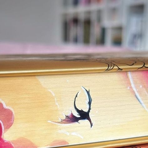 Hanna✨// fore-edge painter on Instagram: "Pre-orders for Iron Flame painted edges starting in two days (29th of December 8pm CET). A few Pre-order bundles for Fourth Wing and Iron Flame will also be available. #fourthwing #ironflame #foreedgepainting #paintededges #dragons" Fourth Wing Painted Edges, Fore Edge Painting, Book Edges, Iron Flame, Book Promotion, Fourth Wing, Promote Book, Diy Book, Painting Edges