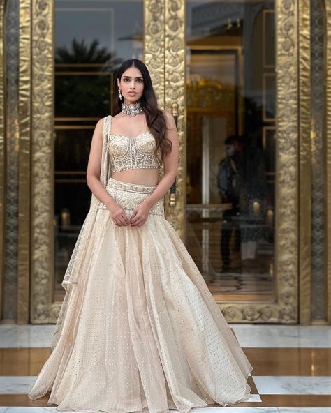 @cedaarandpine shared a photo on Instagram: “picture perfect ⭐️ . @ekta_bbhadana looking stunning in our Ivory corset top and skirt set with @aquamarine_jewellery diamond choker . .…” • May 9, 2022 at 2:35pm UTC Tube Top Lehenga, Corset Top Indian, Corset Top Lehenga, Corset Indian Outfit, Corset Blouse Lehenga, Corset Lehenga, Blouse Design Indian, Lehnga Style, Unique Lehenga