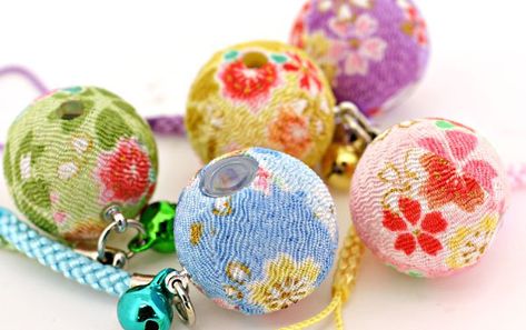 Japanese keitai (cell phone) straps. Keitai Strap, Hope You've Been Well, Japanese Plum, Cell Phone Strap, Japanese Phrases, Phone Straps, Japanese Crafts, Plum Blossom, Japanese Paper